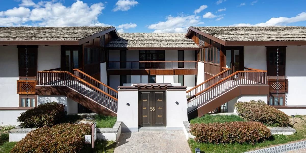 Tibetan-inspired courtyard buildings at Hotel Indigo Diqing Moonlight City