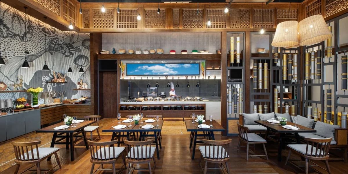 All-day dining restaurant at Hotel Indigo Diqing Moonlight City