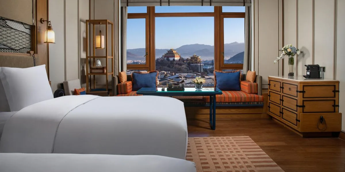 Old-town view guest room at Hotel Indigo Diqing Moonlight City